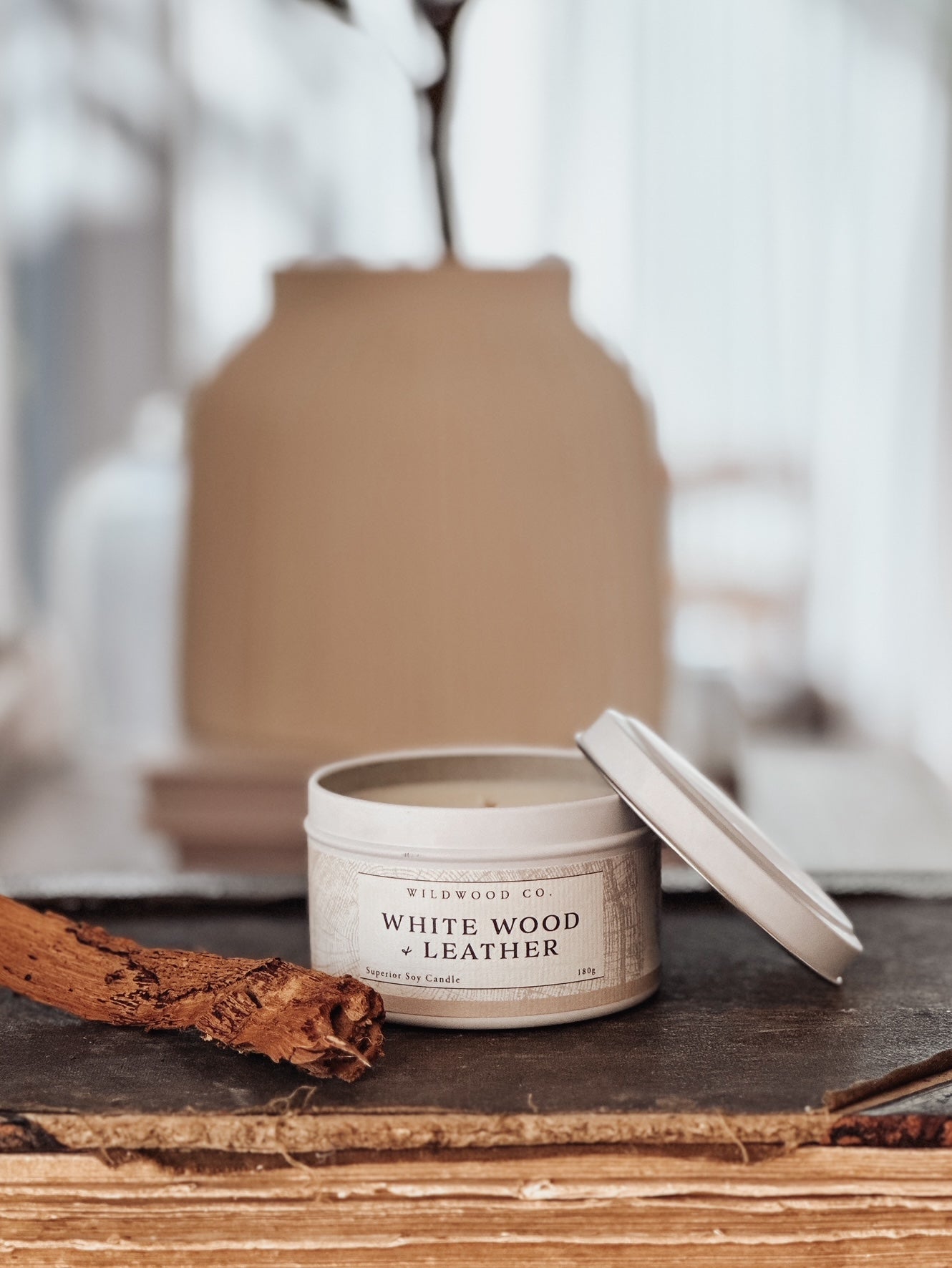 WHITE WOOD & LEATHER with Blood Orange, Vanilla + Nutmeg | 180g